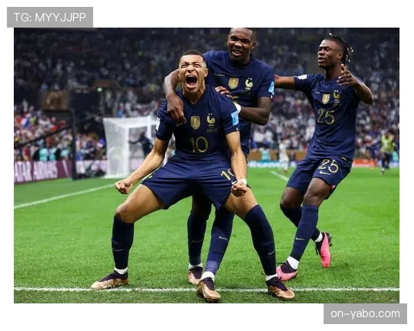 比赛第7分钟,姆巴佩左路突破低射破门,巴黎1-0领先巴萨 比赛第7分钟,姆巴佩左路突破低射破门,巴黎1-0领先巴萨